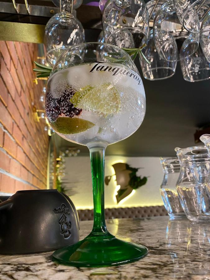 Casa Mignon Hotel Oradea Luaran gambar